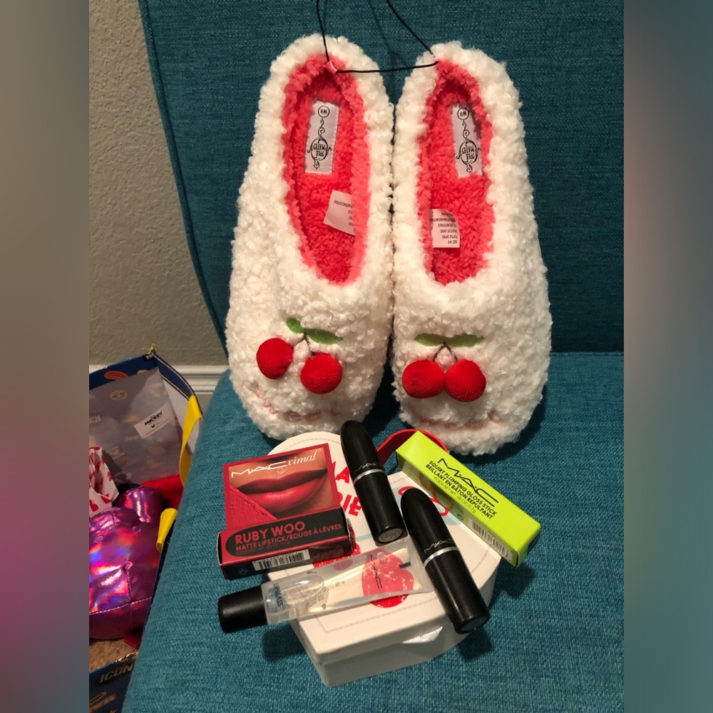 Mac make up and slippers for Valentines Day sodden Cherie box